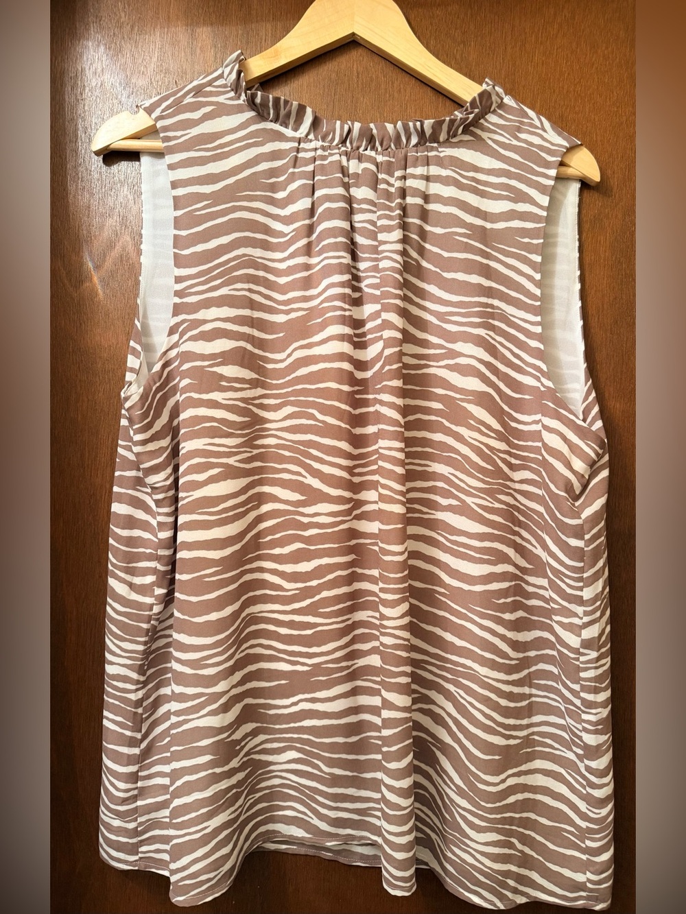 Loft Sleeveless Zebra-Print Ruffle Neck Top - Taupe/White
